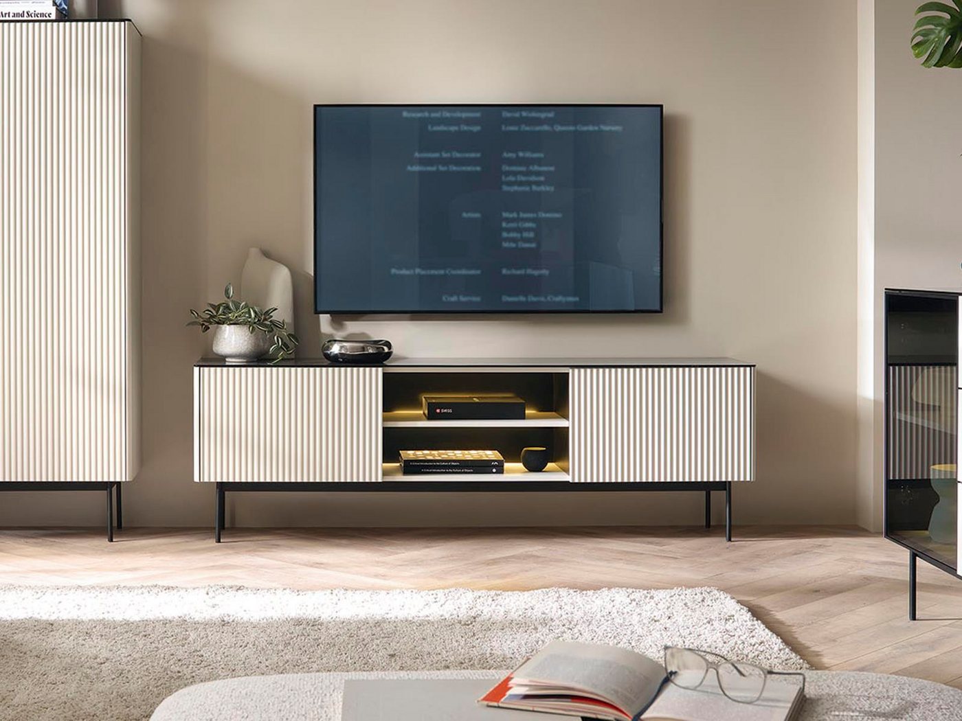 Compleo TV-Schrank mit Metallfüße, TV-Tisch mit gerillte Fronten OMBIS von Compleo