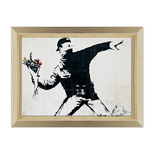 ConKrea Bild auf Leinwand gerahmt - mit Rahmen - Banksy - Street Art - Werfer von Blumen - 50 x 70 cm - Design Natur - (Cod. 1644) von ConKrea