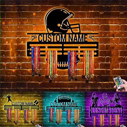 Condlin Personalisierter American Football-Medaillenaufhänger, Metall-Wandhalter mit LED-Licht, Medaillenaufhänger, Präsentationsständer für Jungen, Männer, Fußballliebhaber Condlin Personalisierter American Football-Medaillenaufhänger, Metall-Wandhalter mit LED-Licht, Medaillenaufhänger, Präsentationsständer für Jungen, Männer, Fußballliebhaber von Condlin