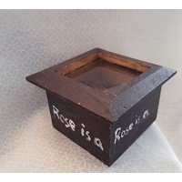 Rose Is A Fensterbox Rose Is A Fensterbox von ConfuzzledDesigns