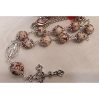 Alle Hand Draht Gewickelt Keepsake One Decade Auto Rosenkranz Aus Polymer-Ton Und Ihre Getrockneten Blumen Von Jedem Bedeutungsvollen Anlass von ConnieJewelryDesign