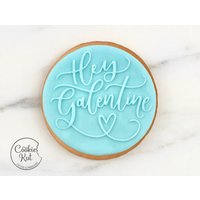 Hey Galentine - Valentinstag Reverse Embosser Stempel Hey Galentine - Valentinstag Reverse Embosser Stempel von CookieKut