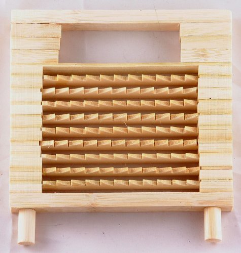 Reibe für Ingwer - Ingwerreibe - Bambus - 12 cm x 12,5 cm von Kitchencookshop
