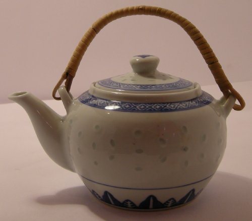 Teekanne - 300 ml - Keramik - mit Rattan-Griff - Reiskorn von Kitchencookshop