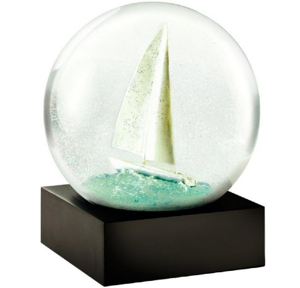 Cool Snow Globes Skulptur Schneekugel Sailboat von Cool Snow Globes