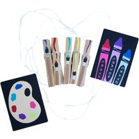 Hand Bemalt Kinder Kunst Display Aufhänger W/Wäscheklammern - Kabel & Clip Stil Kunstwerk Galerie Crayon Und Pinsel Thema Kinderzimmer von Coolisart