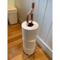 Handgefertigter Toilettenpapierhalter Aus Kupfer Freistehende, Moderne Badezimmeraufbewahrung von CopperConstructions