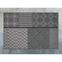 Ethno Patchwork Hell Grau Vinyl Matte, Grauer Linoleum Teppich, Schwarze Bodenmatte, Küchenmatte, Komfortmatte von CoralHorizon