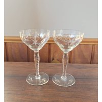 Vintage Elegantes Apertif Glas Paarrad Geätzt, Notched Stem-Zierlich Und Wunderschön Herzliche Brille von CordovaVintage