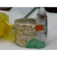 Zahnstocher Halter - Lusterware Eichhörnchen Japan Vintage von Cornerof4thandMain