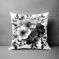 Floral Dekokissen, Whimsigoth Kissenbezüge, Schwarz-Weiß-Kissenbezug, Gothic Blumen Akzent Couch Wohnkultur Floral Dekokissen, Whimsigoth Kissenbezüge, Schwarz-Weiß-Kissenbezug, Gothic Blumen Akzent Couch Wohnkultur von CosmiaDesigns