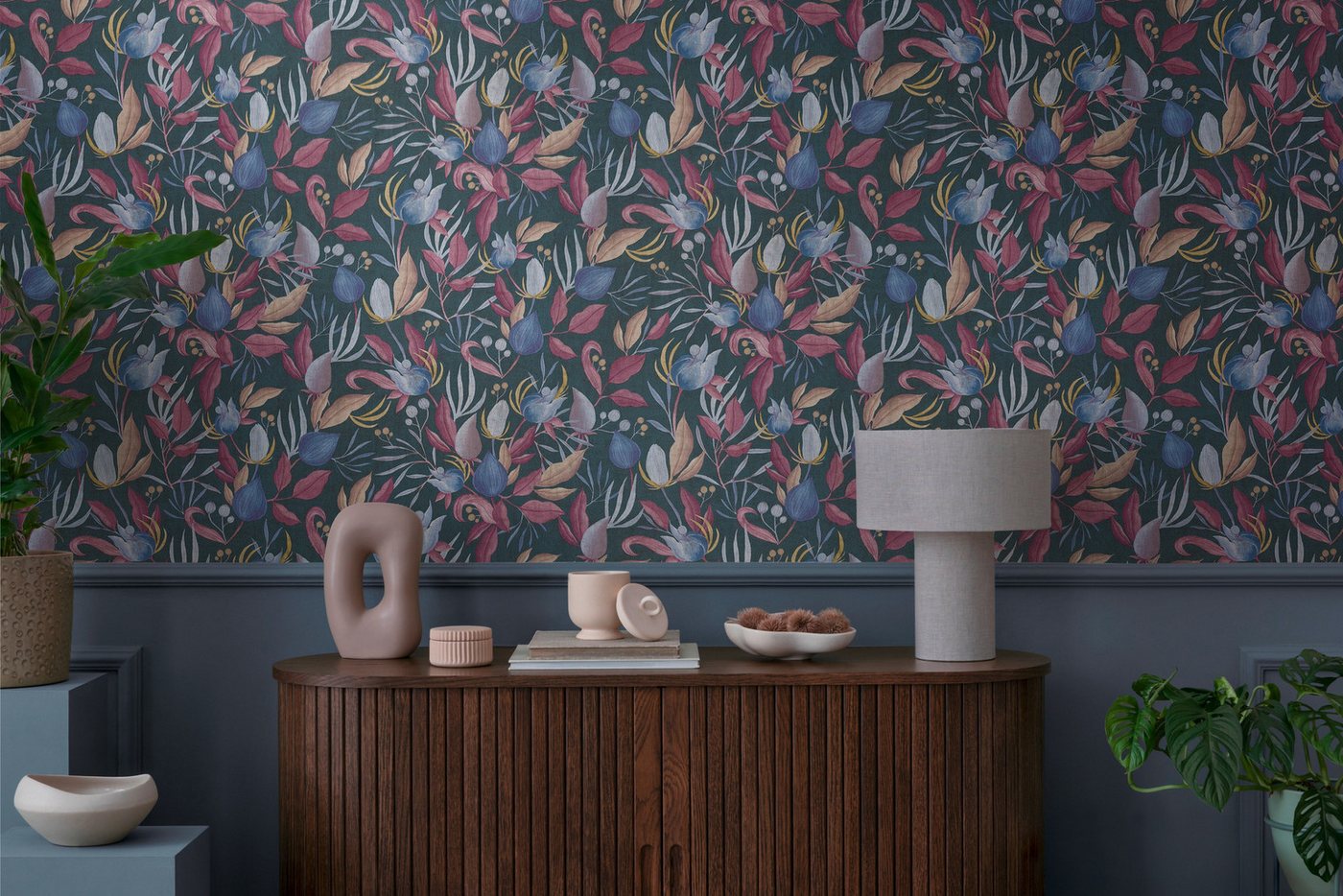 CosmoLiving by Cosmopolitan Vliestapete Still Bloom – Florale Vliestapete, strukturiert, matt, (1 St), Moderner Blütentraum mit sanfter Eleganz von CosmoLiving by Cosmopolitan