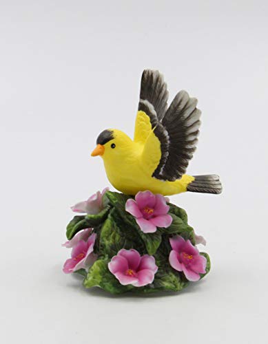 Cosmos Gifts 5260 Dekofigur Goldfinch Vogel mit Wildrose, Porzellan, 9,5 cm hoch von Cosmos Gifts