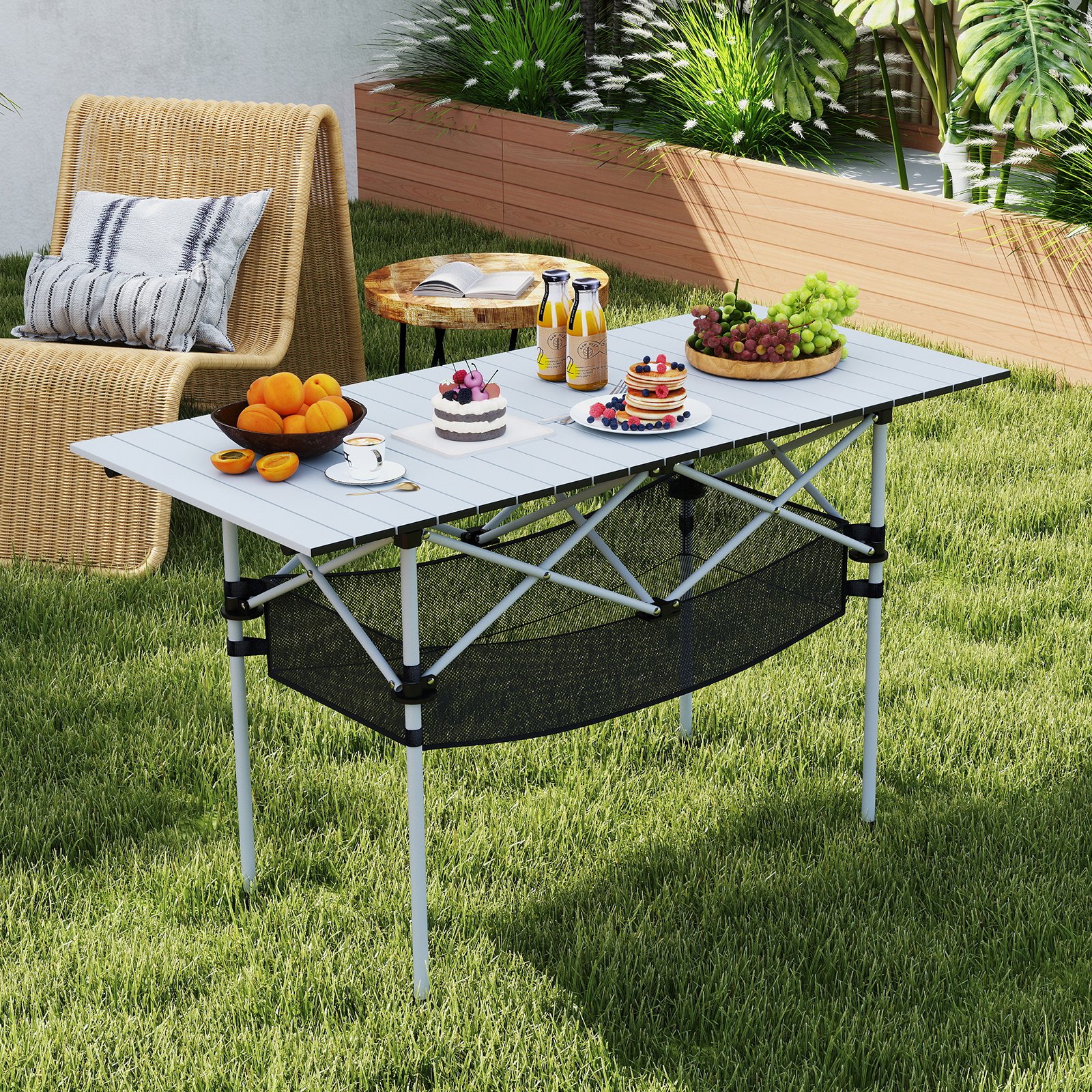 Klappbarer Campingtisch für Terrasse tragbarer Picknicktisch mit aufrollbarer Aluminium-Tischplatte & Netzkorb Silber Klappbarer Campingtisch für Terrasse tragbarer Picknicktisch mit aufrollbarer Aluminium-Tischplatte & Netzkorb Silber von Costway