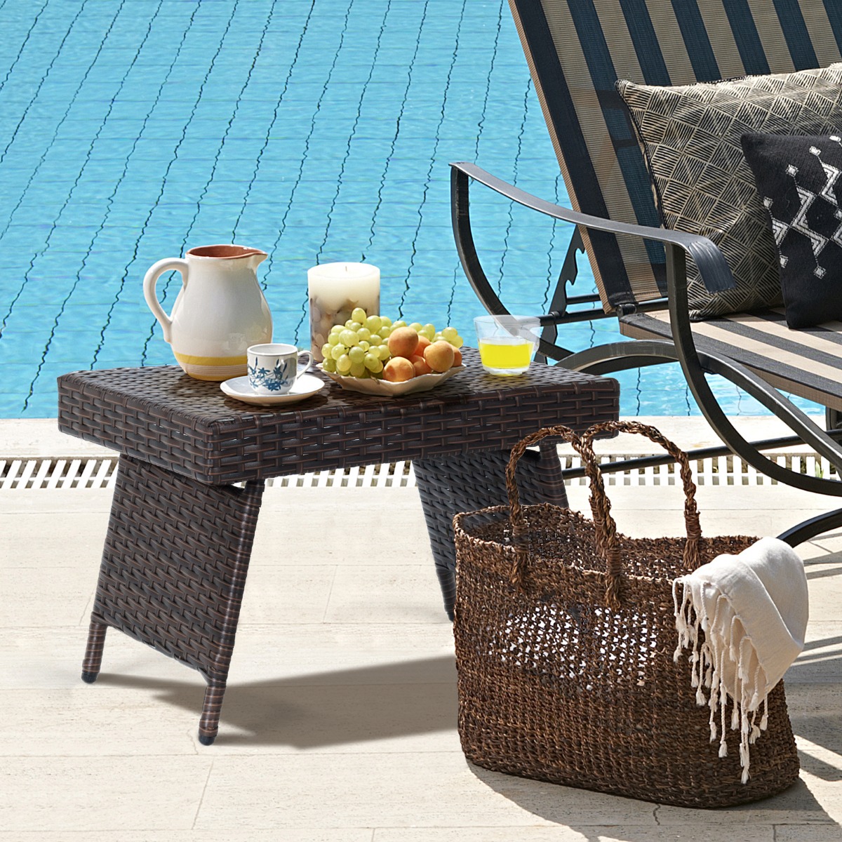 Klappbarer Couchtisch Outdoor-Beistelltisch mit PVC-Platte 60 x 40 x 40 cm Braun von Costway