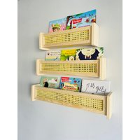 Kinderzimmer-Rattan-Regal, Schwebendes Rohr-Bücherregal, Kinder-Bücherregal, Kinderzimmer-Boho-Dekor, Babyzimmermöbel, Rattan-Babyregale, 1 Pc von CosyDecorArt