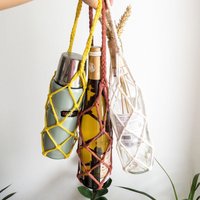 Makramee-Wasser - Und Weinflaschenhalter, Wasserflaschen - Thermoskannenhalter von Cotoknot