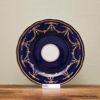 Antike George Jones & Sons Luncheon Platte Kobaltblau, Goldgirlande, Art Deco 22, 5 cm von CottageChicCanada