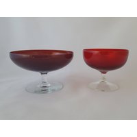 Mid Century Ruby Red Margarita Gläser Paar - Vintage Atomic Age Champagner Stemware Mid Century Ruby Red Margarita Gläser Paar - Vintage Atomic Age Champagner Stemware von CottageChicCanada