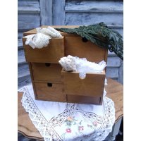 Vintage Holzkästchen Schubladenkästchen Kästchen Utensilo Nähzeug Schubladen Holz Gewürze Aufbewahrung Box Schubladenbox Kräuter Landhaus von CottageFurnitures
