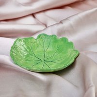 Kleiner Teller Mit Blattmuster Handgetöpfert von CottageandRose
