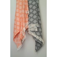 Boho Handtuch Wurf - Charcoal Orange Ornamente Festival Strand Fouta Reine Baumwolle Mit Fransen Gemütliche Heimtextilien von CottonMood
