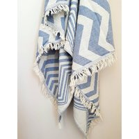 Jeansblaues Steinwaschtuch - Weiches Baumwolltuch Bio Natur Fouta Boho Home Couchwurf Handtuch Mit Fransen Picknick-Wurf von CottonMood