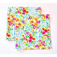 Frühlingsblumen Stoffservietten | 2Er-Set von CountryKitchenLinens