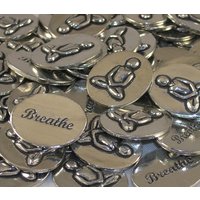 Yoga Breathe Inspiration Münzen - Set Von 10 Yoga Breathe Inspiration Münzen - Set Von 10 von CourageInStone