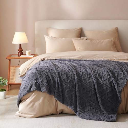 Covebett Plüsch Kuscheldecke Flauschig Decke 220x240cm Fleecedecke Grau Einfarbig Weich Dicke Überwurfdecke Winter Warm Cashmere Touch Fleece Tagesdecke Sofadecke Wohndecke für Couch Bett Sofa von Covebett
