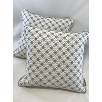European Desing, Designer Kissen in Meiner Silber/Grauen Kollektion von CovetedCushionsByAnn