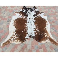 Braun-Weißer Rindsleder Teppich -Muttertags Kuhfell Teppiche- Tierhaut Teppiche -Großes Brindle - Geschenke von CowhideGoods