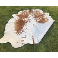 Neujahr Kuhfell Teppich, 39.75 Qm Geschenk Große Natürliche Kuh Haut Teppiche Tier Kuhhaut Teppich von CowhideGoods