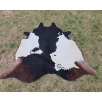 Seltener Rindsleder Teppich in Braun Und Weiß - Kuhfell Teppiche Schwarz Weiß Best Living Decor Rugs von CowhideGoods