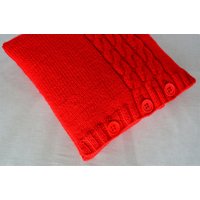 Rotes Kabel Gestrickte Deko Kissenhülle Mit Drei Knöpfen. Home Sofa Deko. Kissenbezug. 16×16" Acryl von CozinessFactory