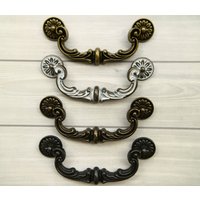 15 cm Black Drop Bail Schubladengriff Weiß Antik Bronze Kommode Schaukelgriff Dunkel Schrankknopf Shabby Chic Möbelgriff Vintage 150 von CozyChiccc