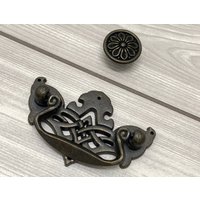 2, 5 "Dunkle Antike Bronze Tropfen Schlaufe Ziehen Schubladenknopf Blumengriff Schranktürgriff Möbel Kleiderschrank Schrankknopf 64 Mm von CozyChiccc