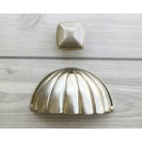 2.95" Silber Schrank Tür Griff Platz Möbelknauf Gebürstetem Nickel Möbel Griffe Bin Tasse 75 von CozyChiccc