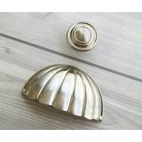 2.95" Silber Schubladengriff Pull Dekorative Kommode Knauf Gebürstet Nickel Schrank Türgriff Schrankknopf Möbel Holzbearbeitung Hardware 75mm 2.95" Silber Schubladengriff Pull Dekorative Kommode Knauf Gebürstet Nickel Schrank Türgriff Schrankknopf Möbel Holzbearbeitung Hardware 75mm von CozyChiccc
