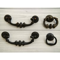 5" Kommode Drop Ring Pulls Antik Schwarz Messing Bügel Möbelknöpfe Schrank Griff Pull Garderobe Bail Vintage Stil 128mm 5" Kommode Drop Ring Pulls Antik Schwarz Messing Bügel Möbelknöpfe Schrank Griff Pull Garderobe Bail Vintage Stil 128mm von CozyChiccc