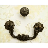 Antik Bronze Kommode Knauf Drop Bail Schublade Griff Möbel Hardware Retro Küche Schrank Türgriff Vintage Look 96 von CozyChiccc