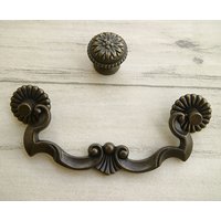 Antik Bronze Kommode Schaukelgriff Tropfen Öse Schubladengriffe Schrank Griff Vintage Stil von CozyChiccc