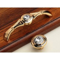 Gold Kristall Glas Möbelknopf Klaren Strass Ziehen Griff Bling Möbel Hardware Verzierten Möbelgriffe 96mm Griffe Gold Kristall Glas Möbelknopf Klaren Strass Ziehen Griff Bling Möbel Hardware Verzierten Möbelgriffe 96mm Griffe von CozyChiccc