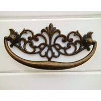 Vintage Möbel Knauf Möbelknauf Antike Bronze Schubladengriff Möbelgriff Aus Metall von CozyChiccc