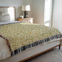 Gewebte Baumwolldecke Vintage Daisy Cottagecore Sofaüberwurf von CozyCushionCove