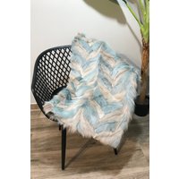 Echter Ciel & Beige Fuchs Pfoten Chevron Stil Teppich/ Wurf Für Ihr Zuhause von CozyFurs