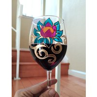 Lotus Stem Kelch Handgemalte Gläser Geschenk Für Sie Kapazität 13 Unzen Glaswaren Elegante Jubiläum Kelche von CozyHome1