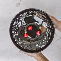 Schwarze Keramik Schale Für Witchy Beeren Oder Obstschale Mit Löchern Gothic Dekoration von CozyHomeIdeas