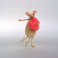 Nadel Gefilzt Maus Rosa Herz Valentinstag Liebe Puppe Dekor Wolle Spielzeugmaus Geschenk Für Ihre Mutter Tagesgeschenk Ornament Filz Wald Mäuse von CozyMilArt
