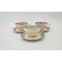 Rosenthal Porzellan Demitasse Tee Kaffeetassen Und Untertassen Set Von Drei Kronach Germany in Rot Blau, Vergoldet von CozycatVintageShop